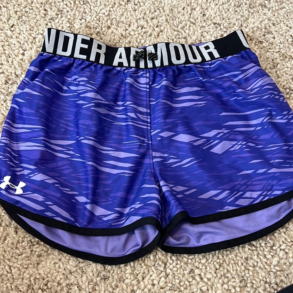 Under armor girls youth large shorts